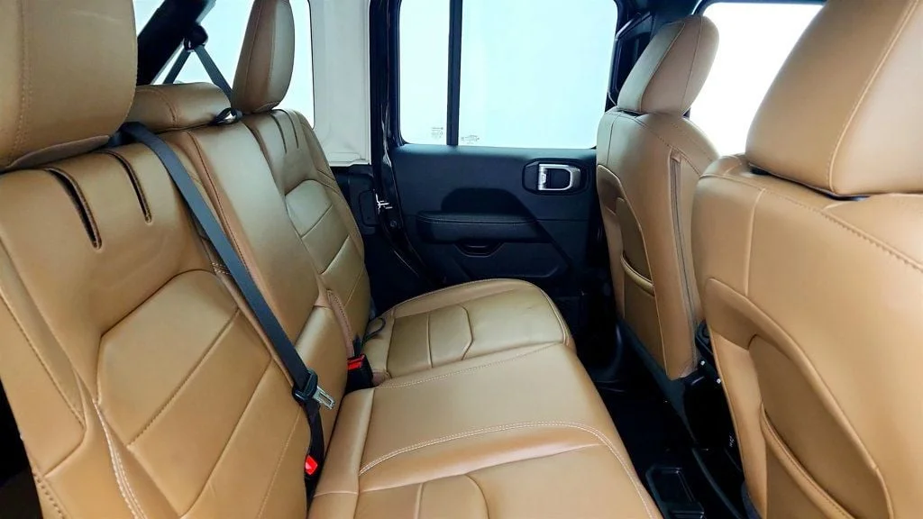 Used 2022 Black Clearcoat Jeep Unlimited Sahara 4x4 w/ Cold Weather, Safety & Adv Safety Groups image 23