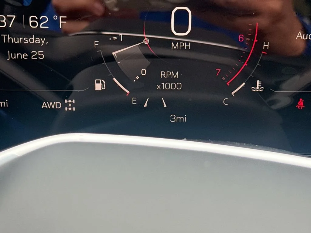 New 2027 Summit White GMC Elevation image 12