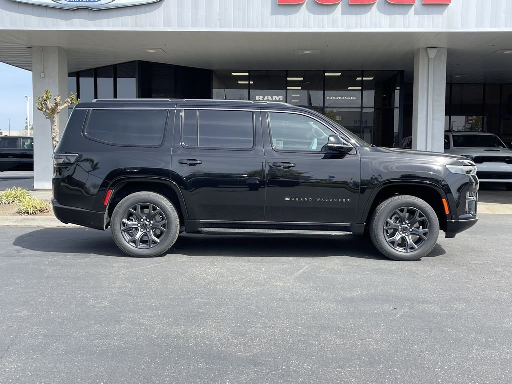 New 2026 High Gloss Black Exterior Paint Jeep Limited Altitude image 7