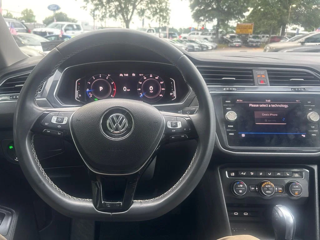Used 2021 Black Volkswagen 2.0T SEL image 39