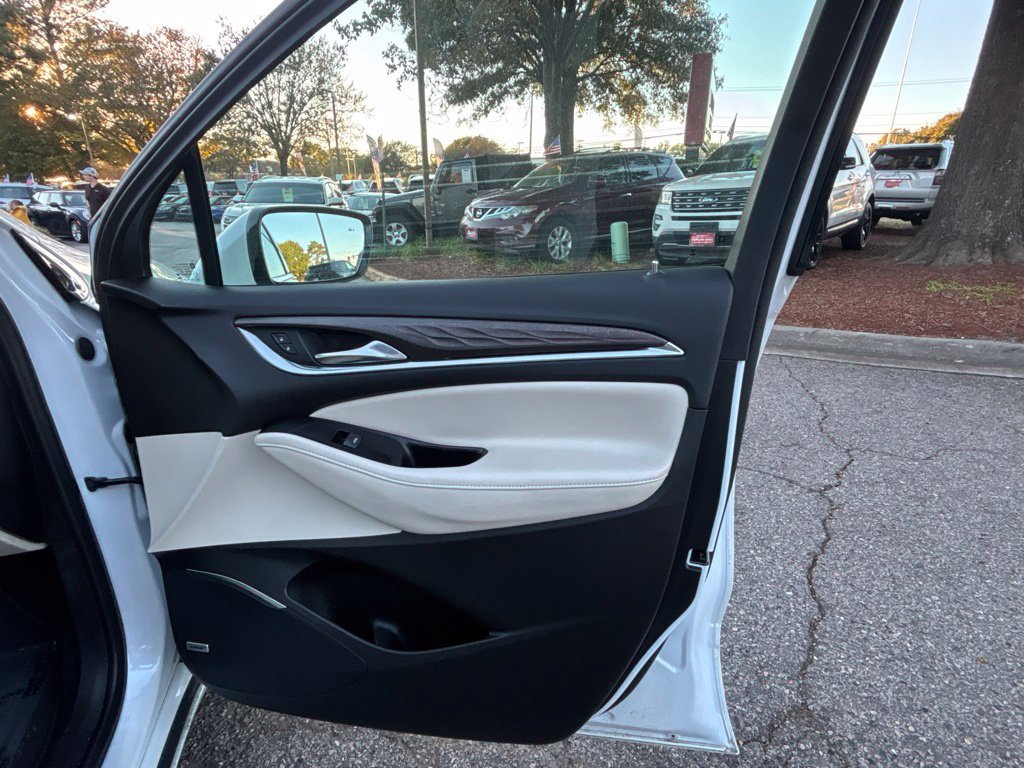 Used 2023 White Buick Avenir image 40