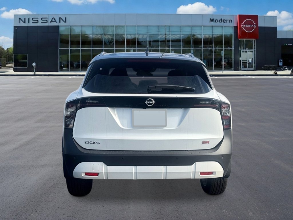 New 2026 Aspen White Tricoat/Super Black Nissan SR image 4
