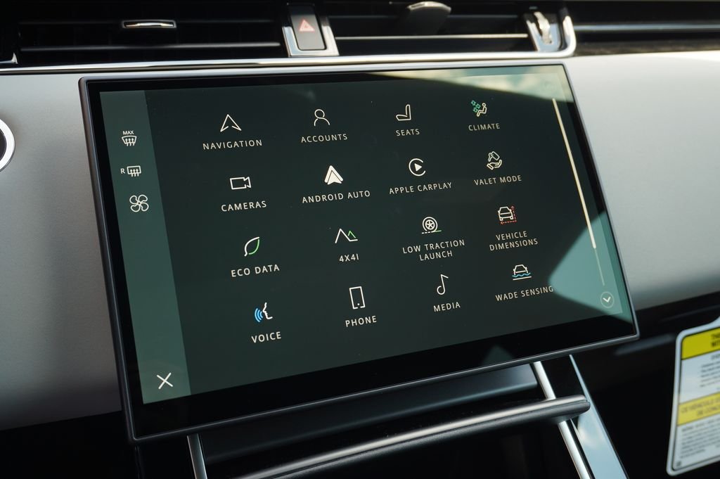 New 2026 Santorini Black Land Rover S image 19
