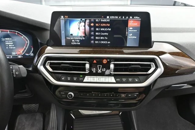 Used 2023 White BMW xDrive30i image 35