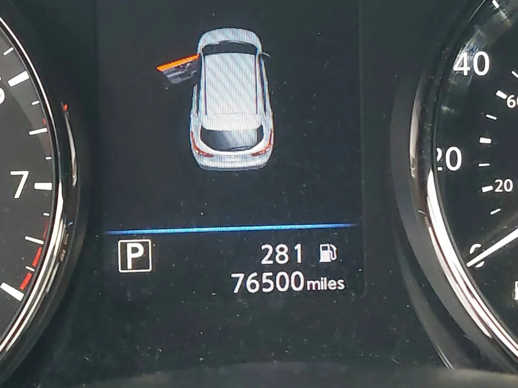 Used 2020 Gray Nissan S image 9