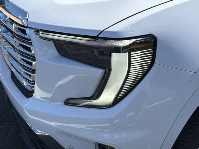 2026 GMC Acadia Denali - Photo 8