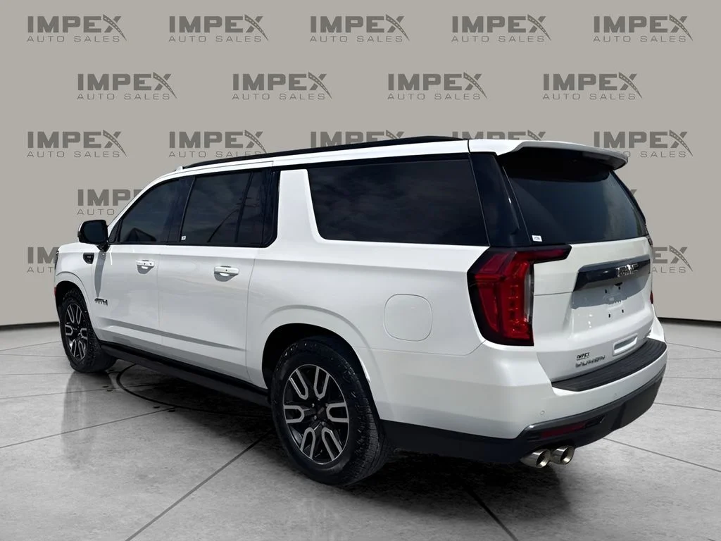Used 2023 White GMC AT4 image 3