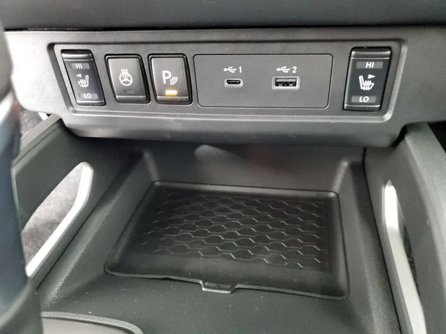 New 2026 Glacier White Nissan Crew Cab SV image 18