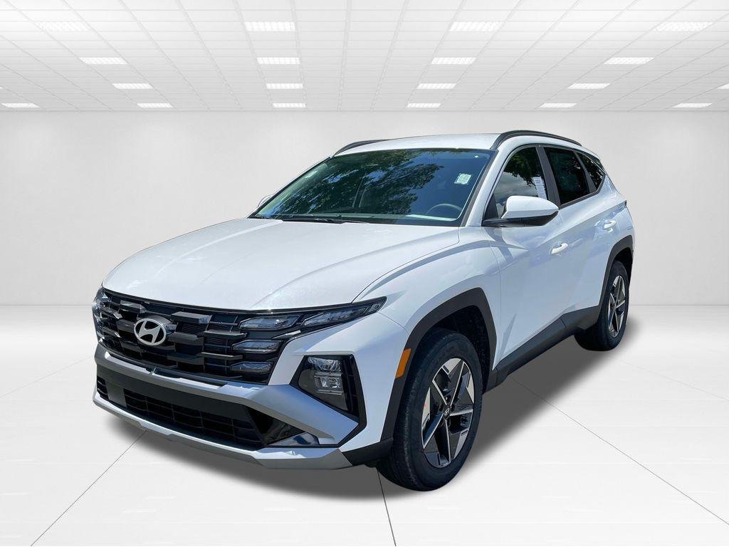 New 2025 White Hyundai SEL AWD image 3