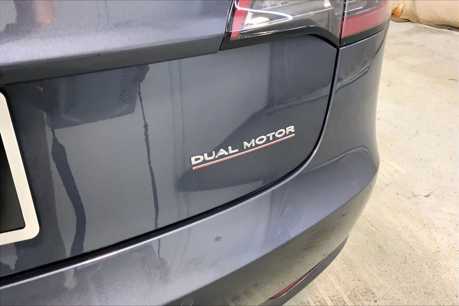 Used 2022 Midnight Silver Metallic Tesla Performance image 29