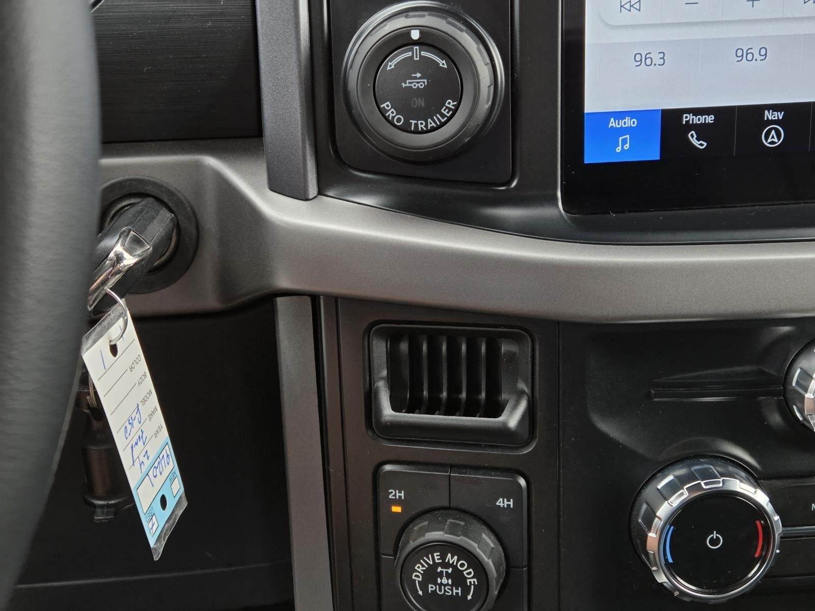 Used 2024 Oxford White Ford XLT image 25