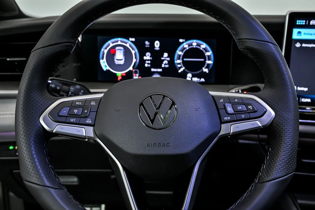 2026 Volkswagen Tiguan SE R-LINE BLACK - Photo 11