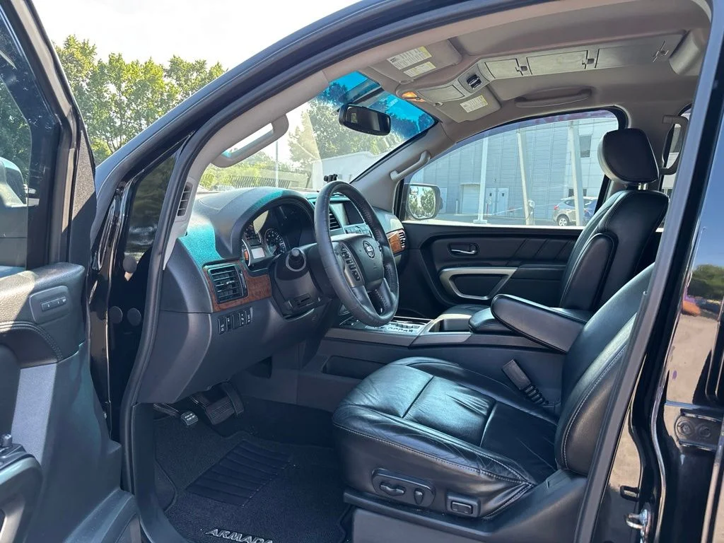 Used 2015 Black Nissan Platinum image 5