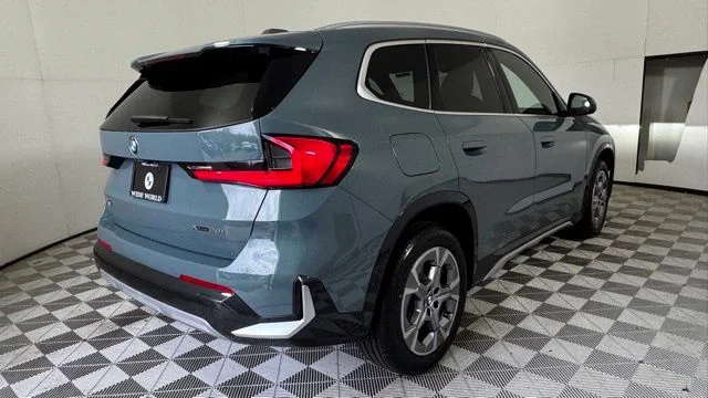 New 2026 Cape York Green Metallic BMW xDrive28i image 7