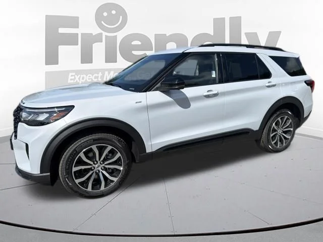 New 2026 Space White Metallic Ford ST-Line image 2