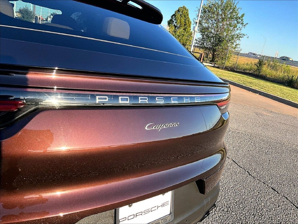 Used 2022  Porsche Platinum Edition image 22