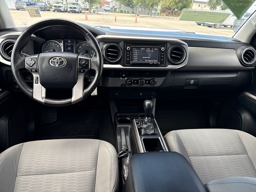 Used 2016 White Toyota SR5 image 6