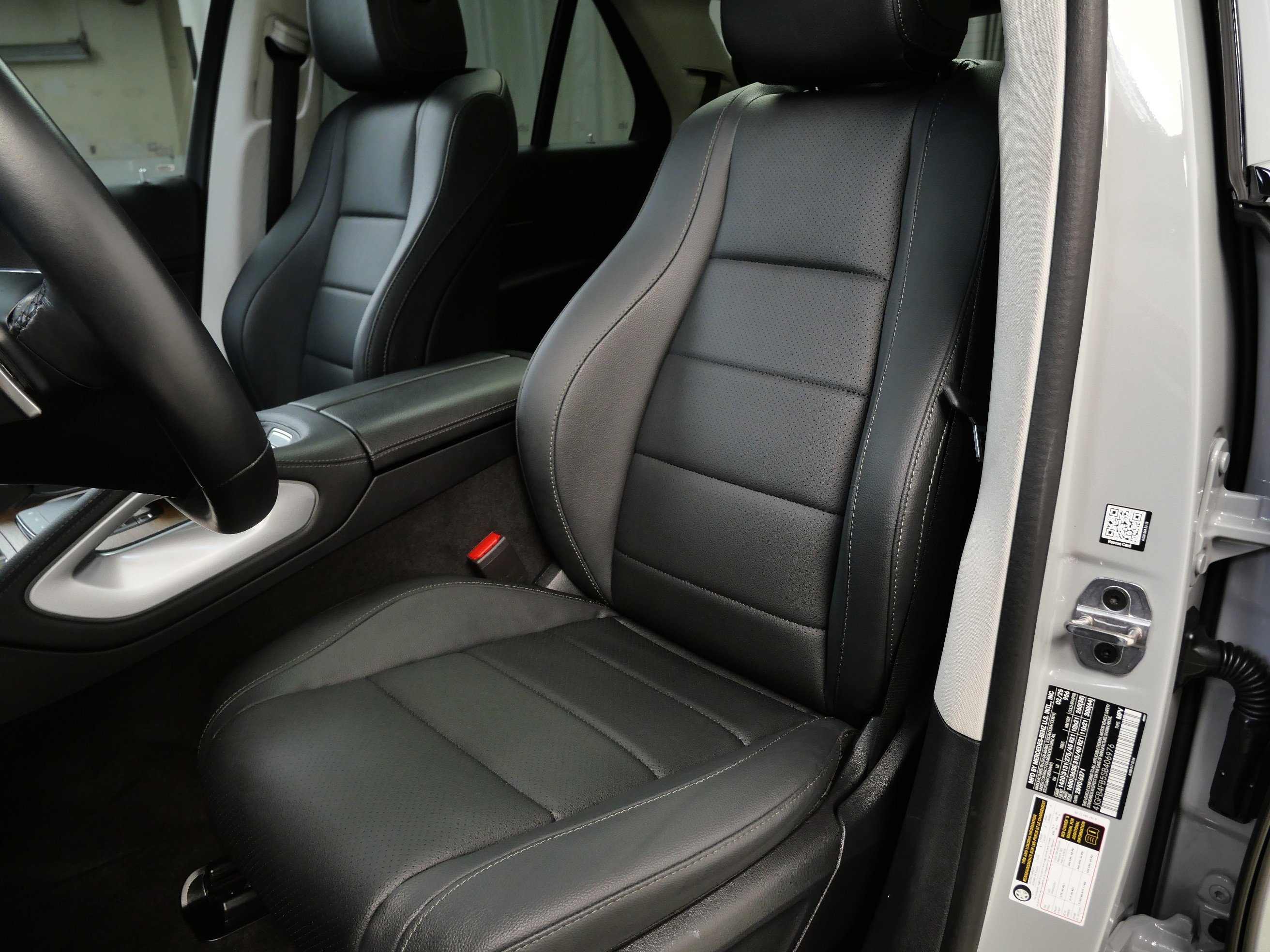 Certified Used 2025 MANUFAKTUR Alpine Grey Mercedes-Benz GLE 350 image 3