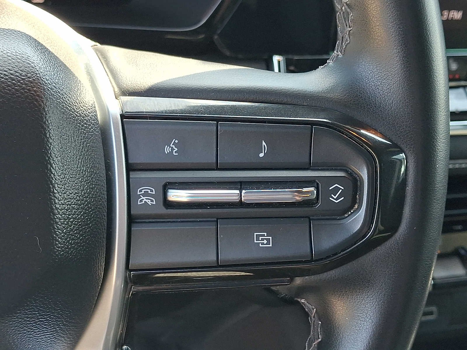 Used 2023 GLACIER BLUE METALLIC Chevrolet 4WD LT image 23