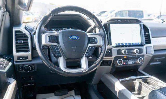 Used 2022 White Ford Lariat image 13