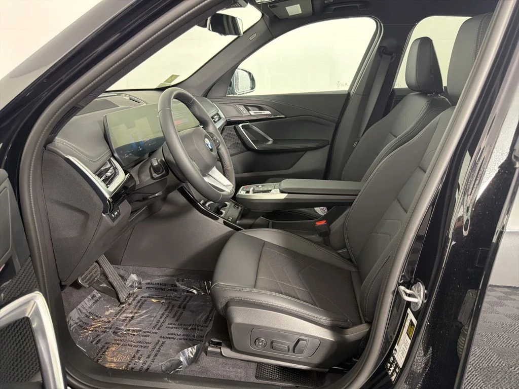 Used 2026 Black Sapphire Metallic BMW xDrive28i image 19