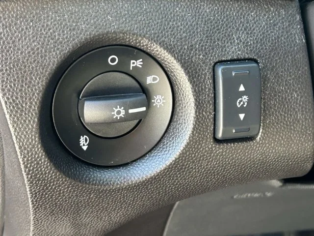 Used 2016 Red Ford SE image 16