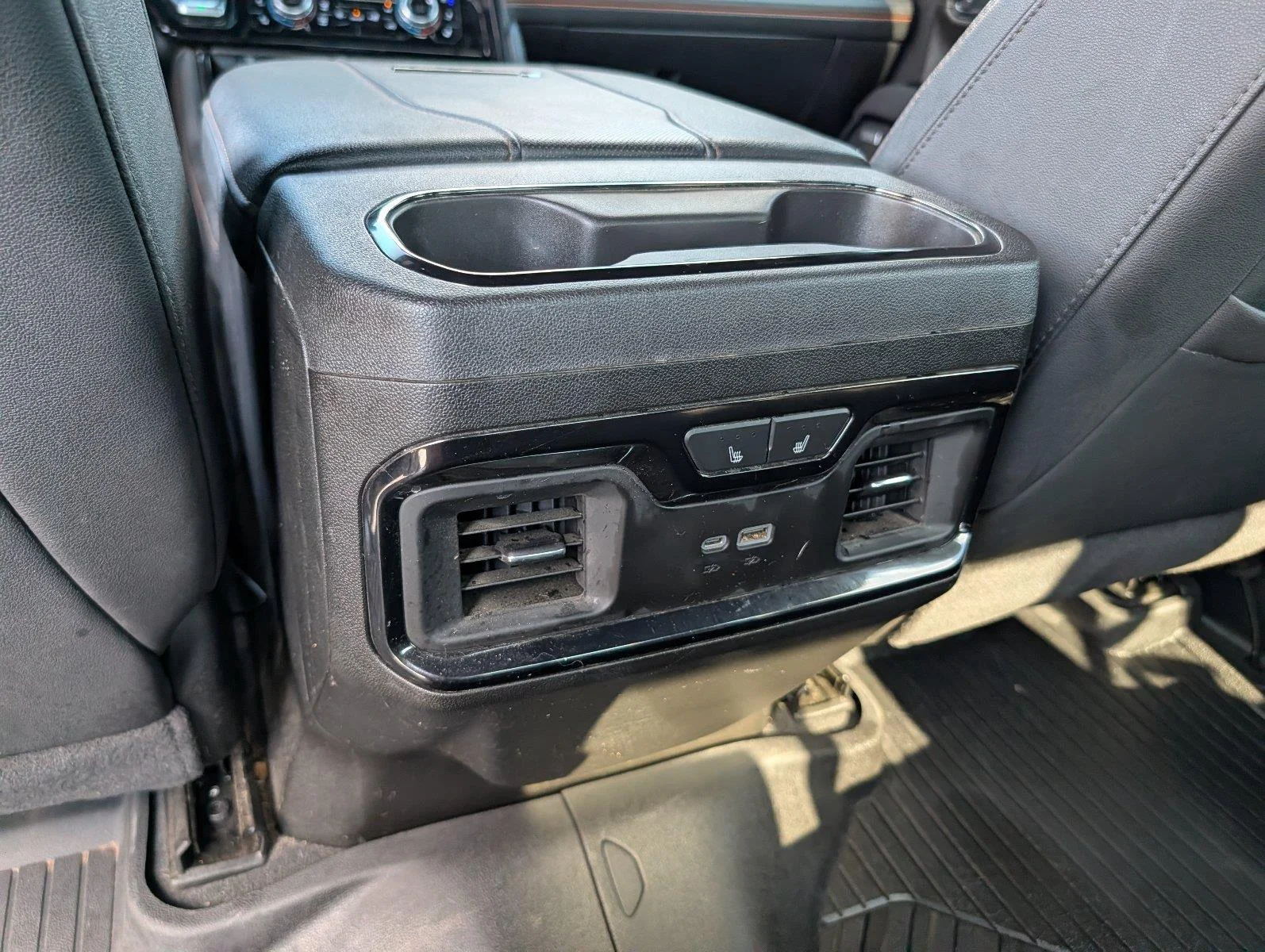Used 2025 Summit White GMC AT4 image 34