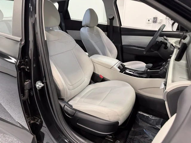Used 2025 Black Hyundai SE image 30