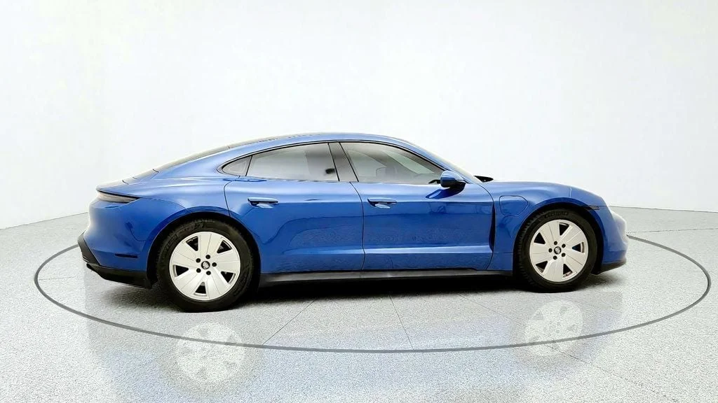 Used 2022 Neptune Blue Porsche RWD w/ Premium Package, Panoramic Roof & BOSE image 4