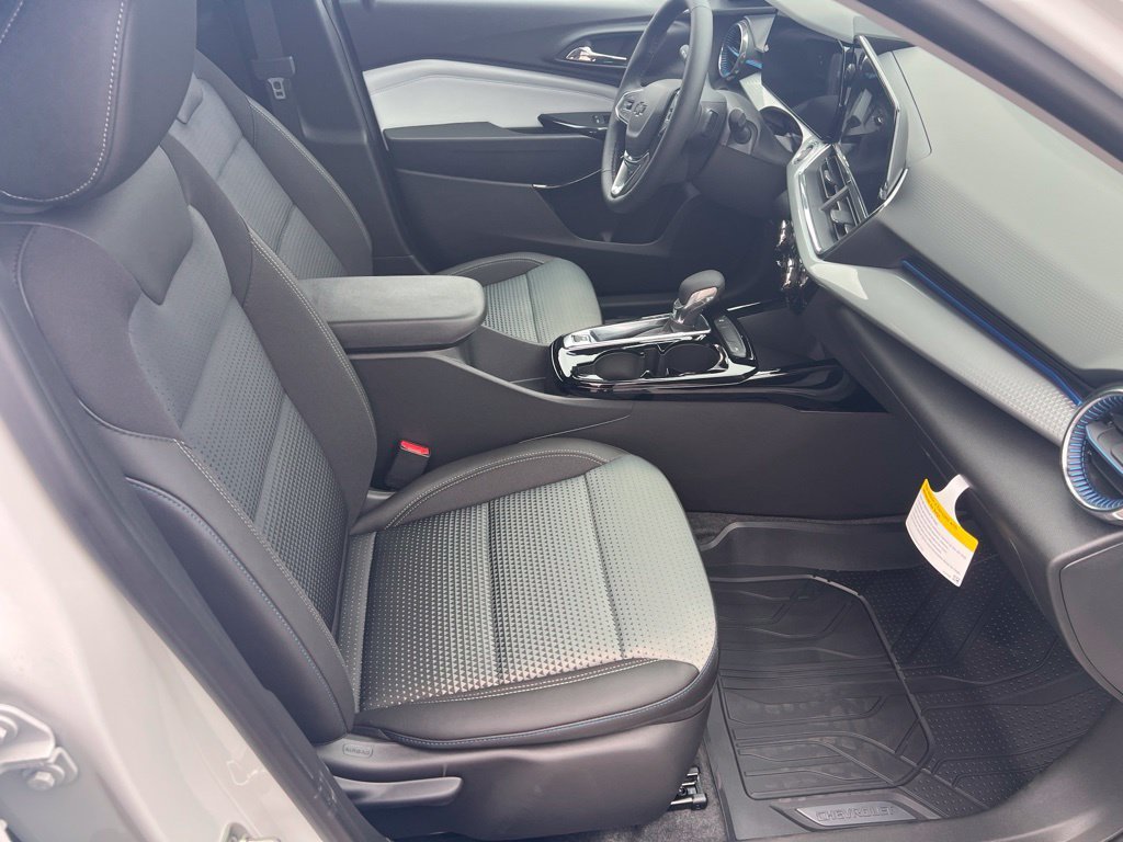 2026 Chevrolet Trax LT - Photo 21