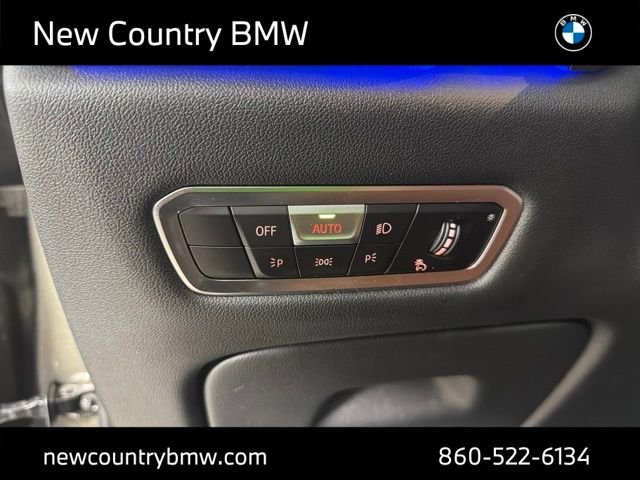 Used 2023 Green BMW xDrive40i image 13