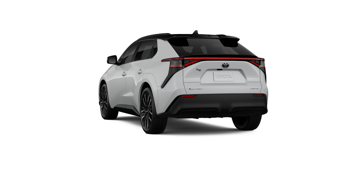 New 2026 Wind Chill Pearl with Midnight Black Metallic roof Toyota Limited image 20
