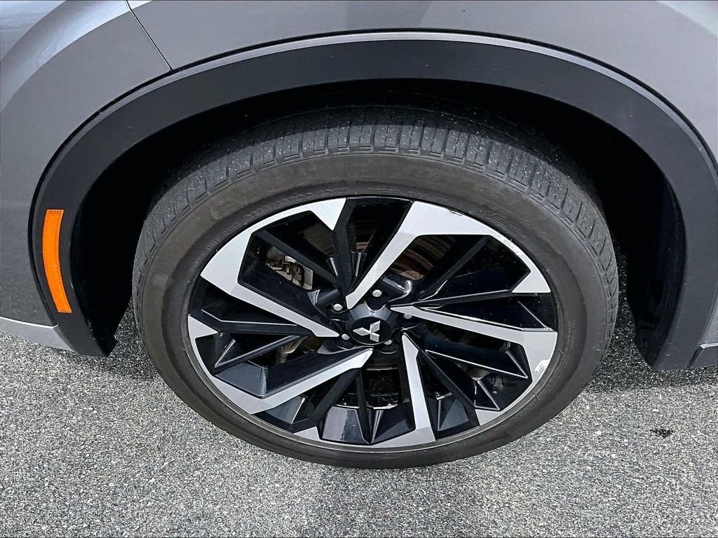 Used 2024 Gray Mitsubishi SE Black Edition image 7