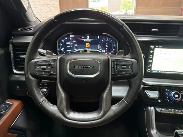 Used 2024 White Frost Tricoat GMC Denali Ultimate image 19