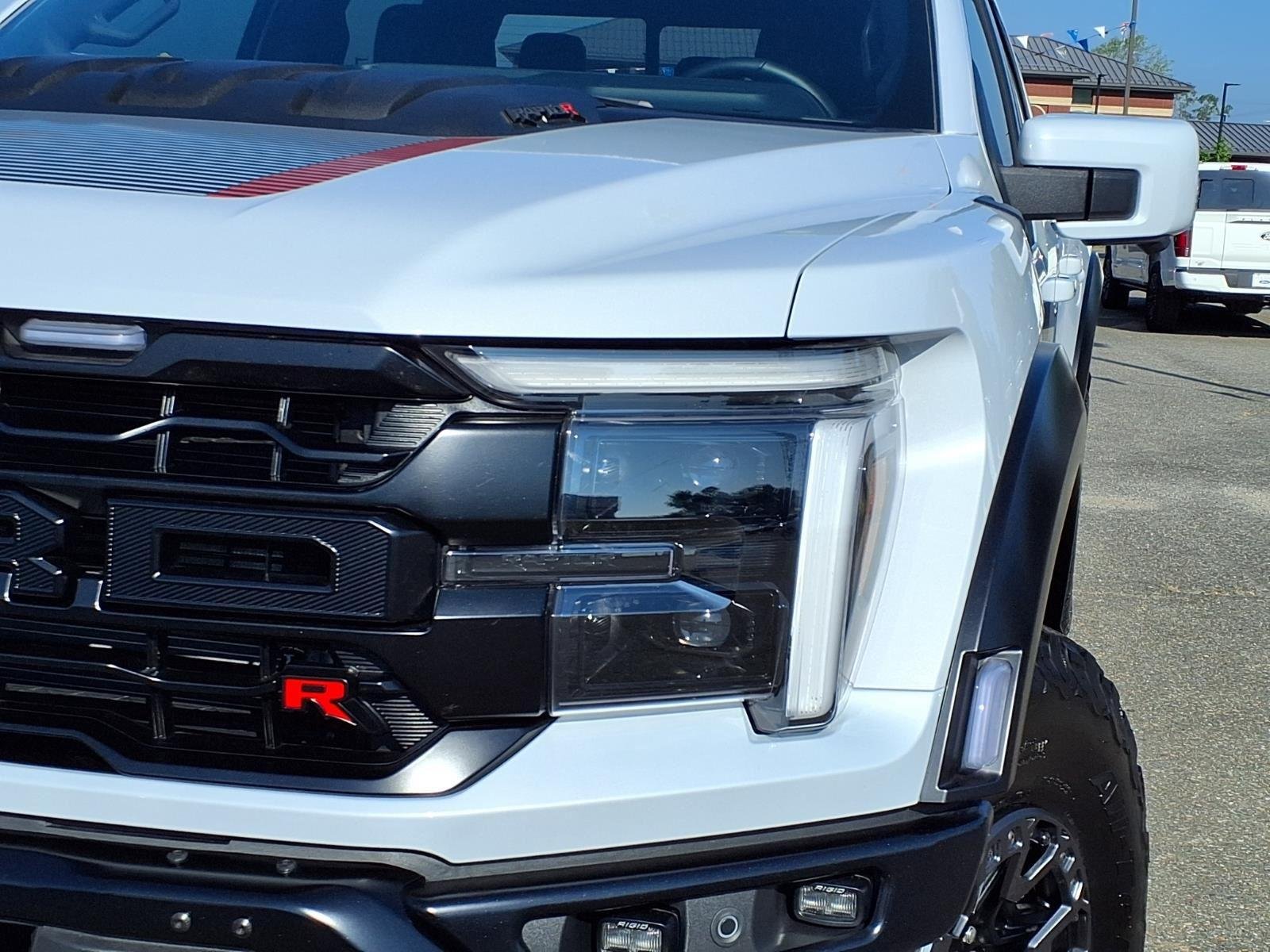 Used 2025 Space White Metallic Ford Raptor image 17