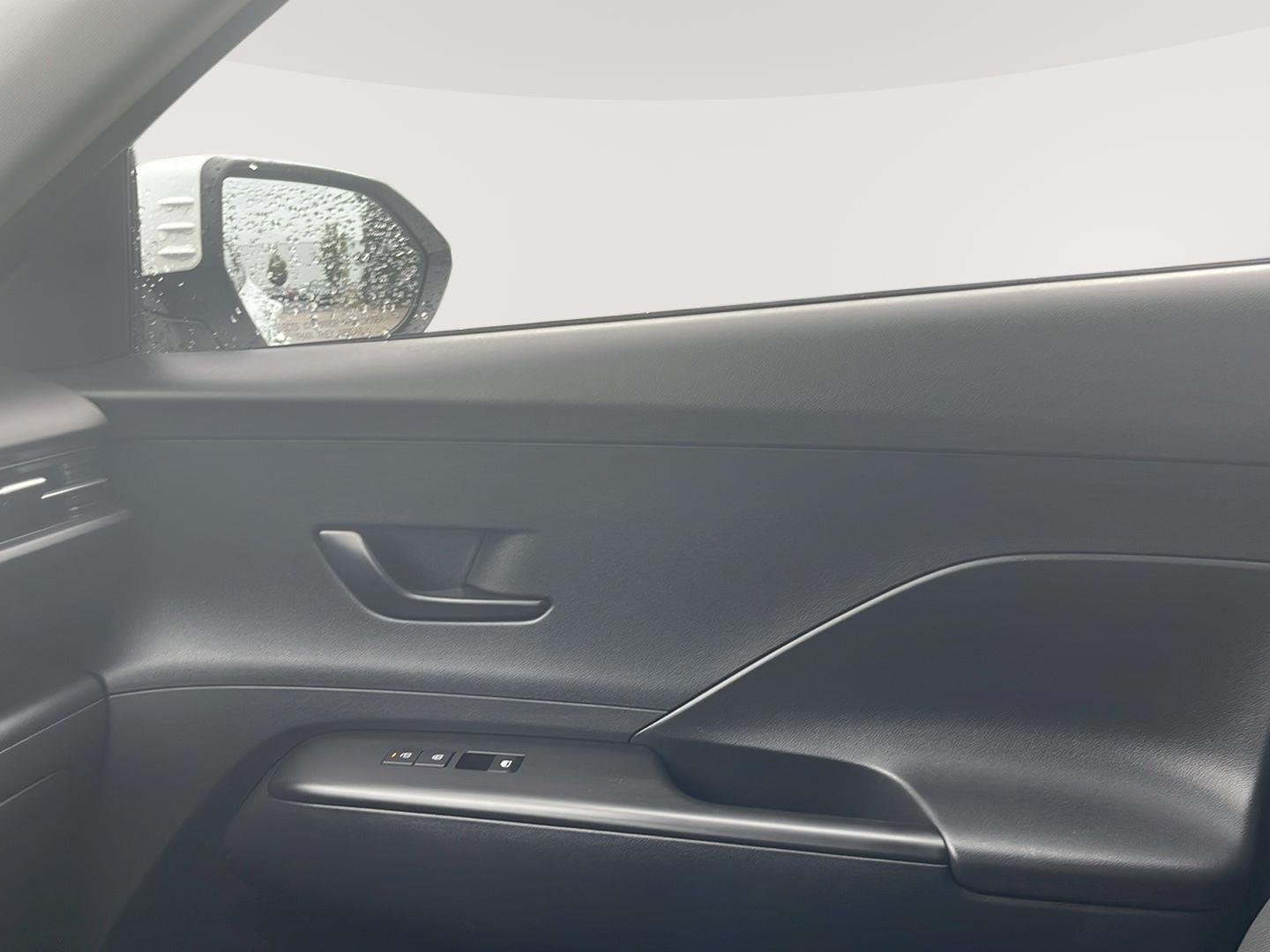 2025 Hyundai Kona SEL - Photo 32