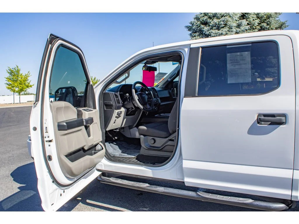 Used 2019 OXFORD WHITE Ford XL image 25