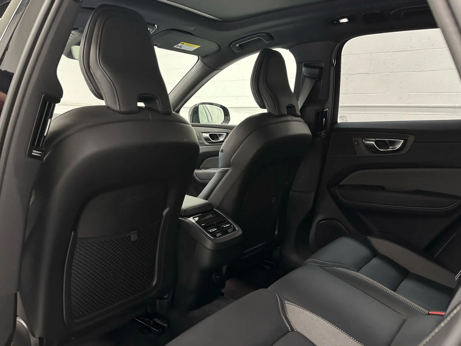 Used 2025 Onyx Black Metallic Volvo Ultra image 14