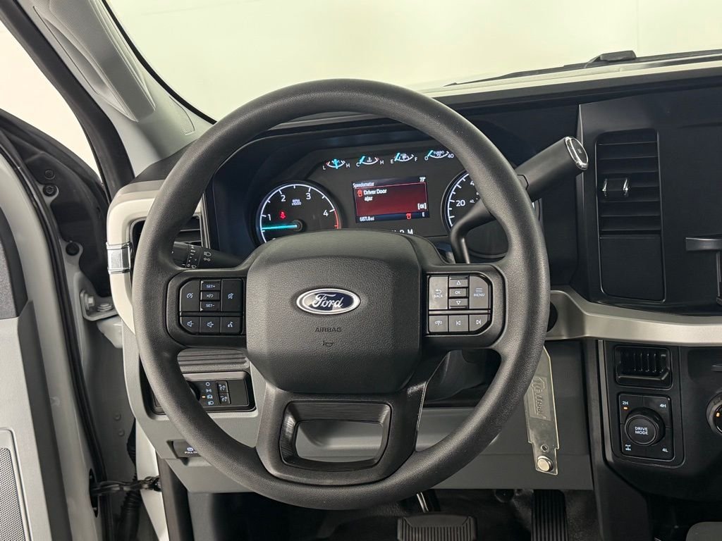 Used 2025 White Ford XL image 15