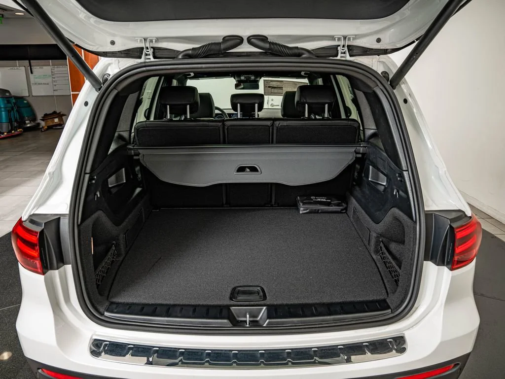 New 2026 Polar White Mercedes-Benz GLB 250 image 35