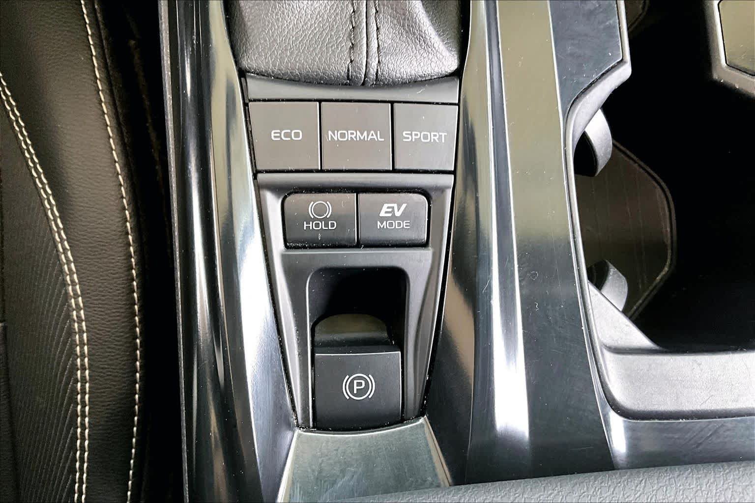 Used 2025 Ice Cap Toyota SE image 34