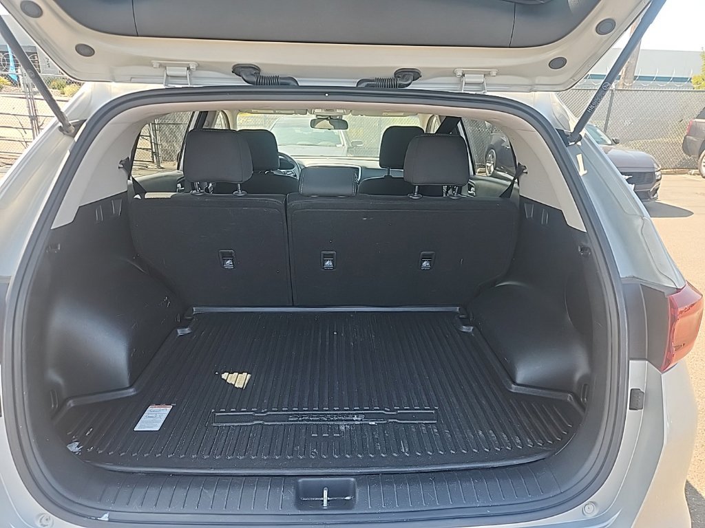 Certified Used 2022 Sparkling Silver Kia LX image 17