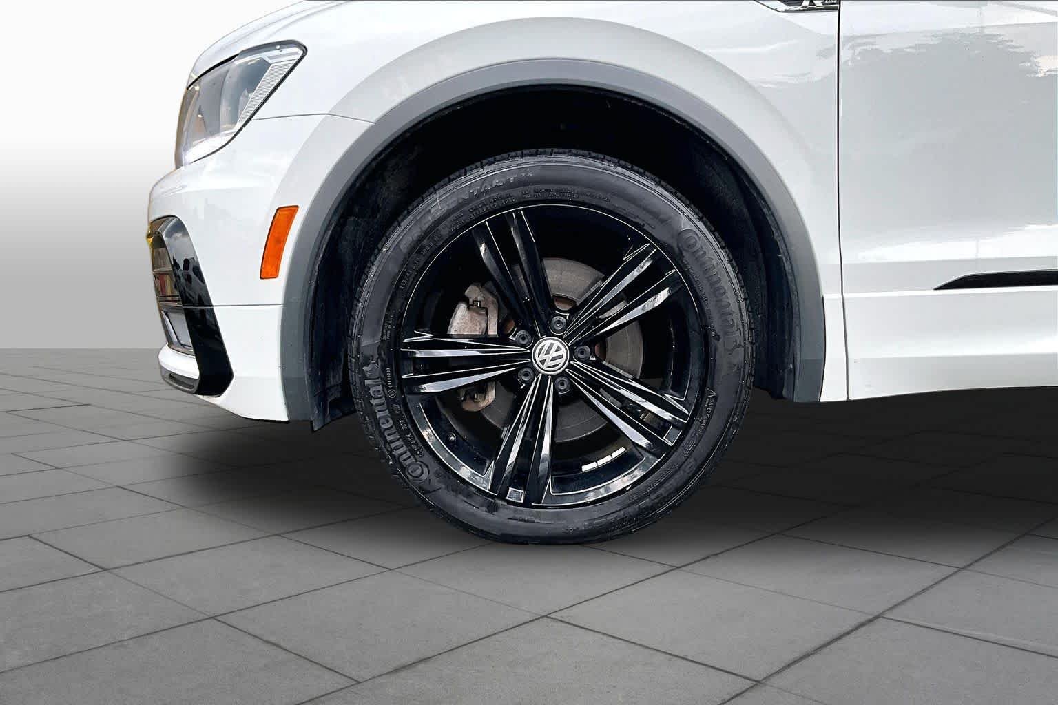 Used 2019 Pure White Volkswagen SEL R-Line Black image 11