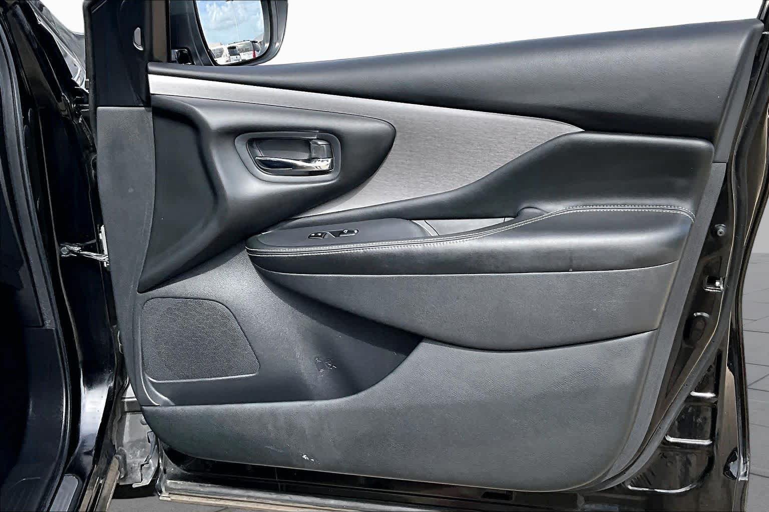Used 2020 Super Black Metallic Nissan S image 22