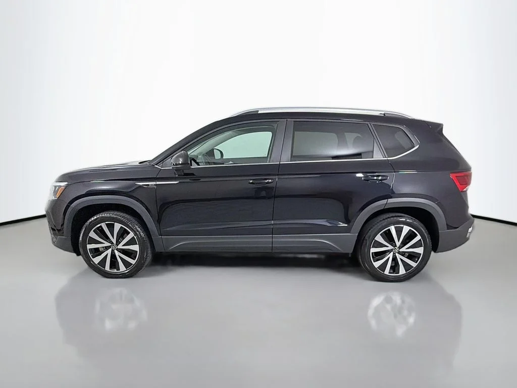 Used 2022 Black Volkswagen 1.5T SE image 8