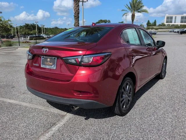 Used 2019  Toyota LE image 4