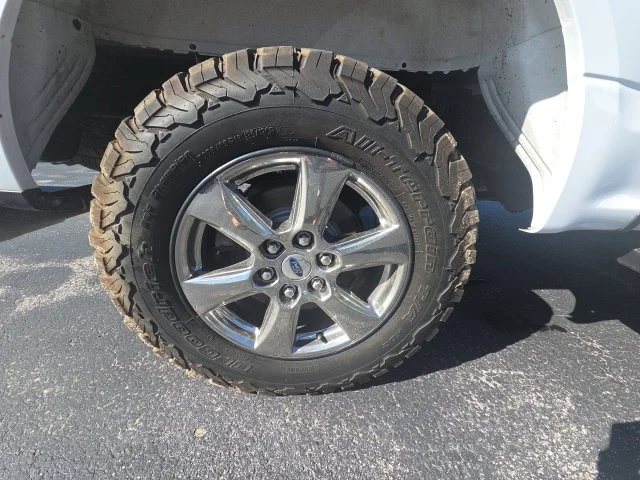 Used 2020  Ford  image 18