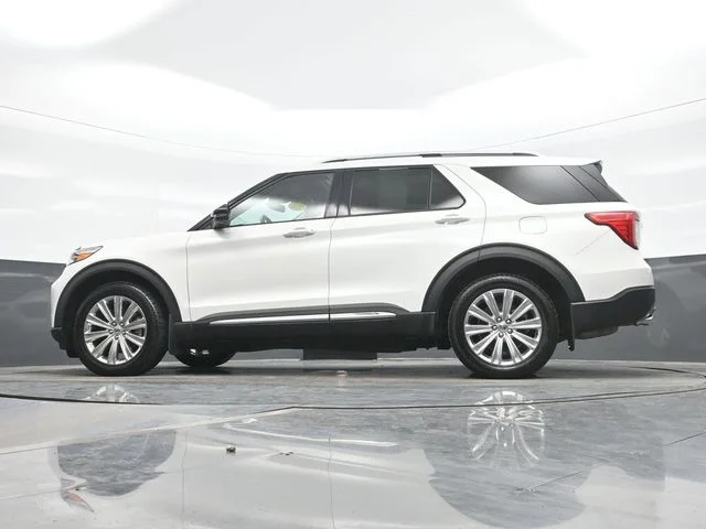 Used 2021 White Ford Limited image 20