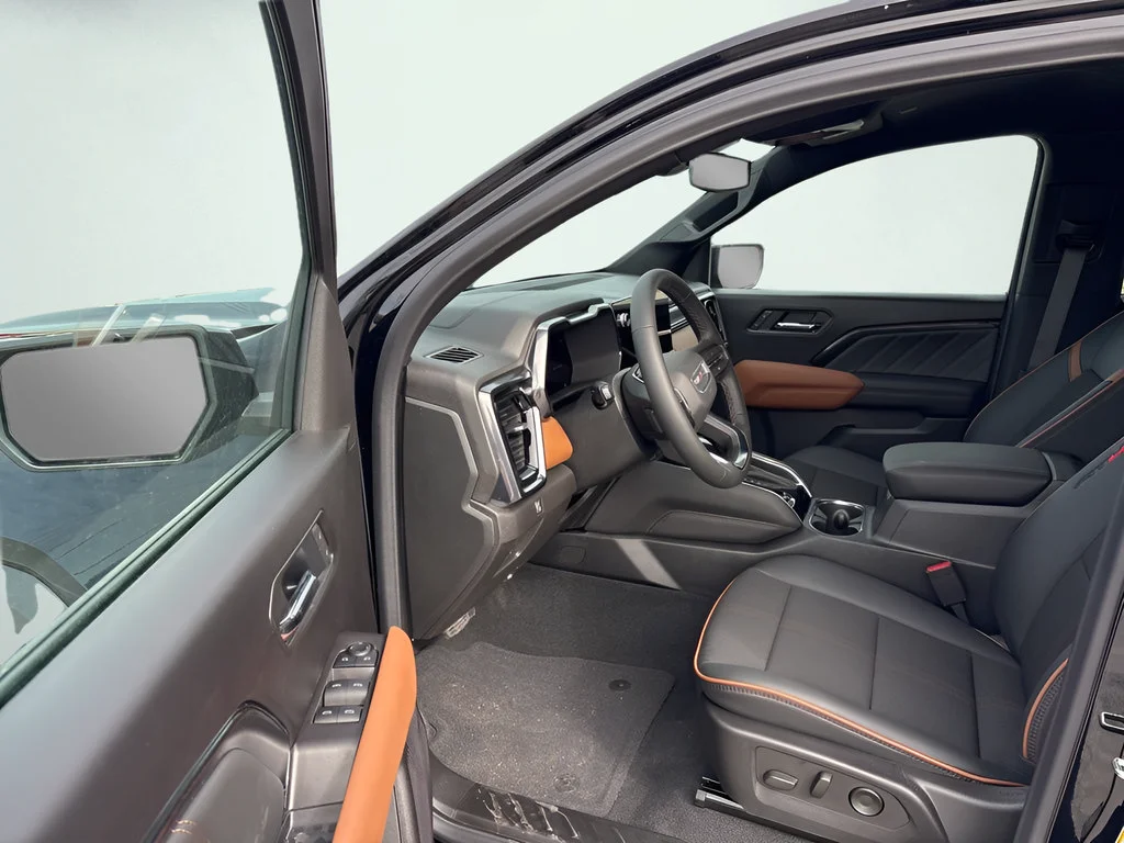 2026 GMC Canyon AT4 - Photo 19