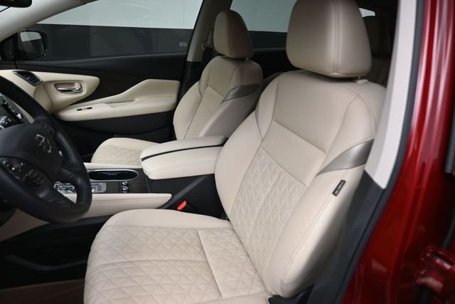 Used 2022 Red Nissan Platinum image 33